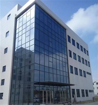 بیرونی شیشے کے پردے کی دیوار